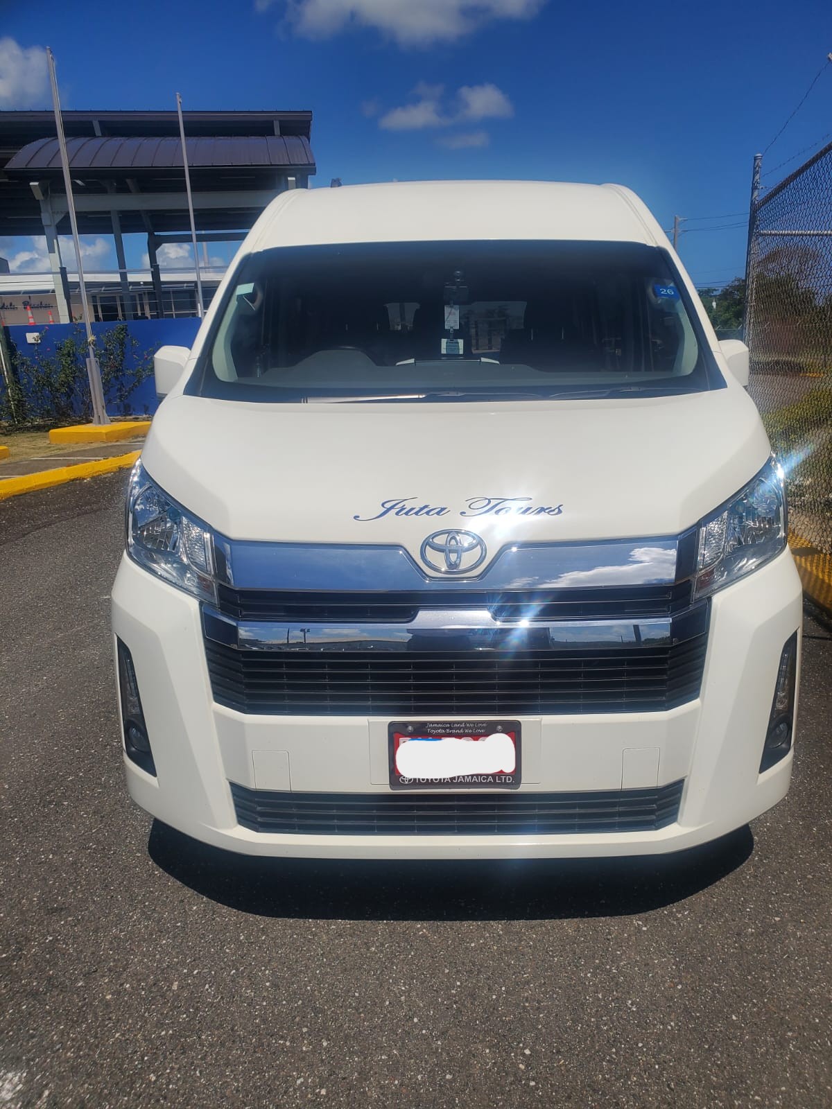 Toyota Hiace exterior