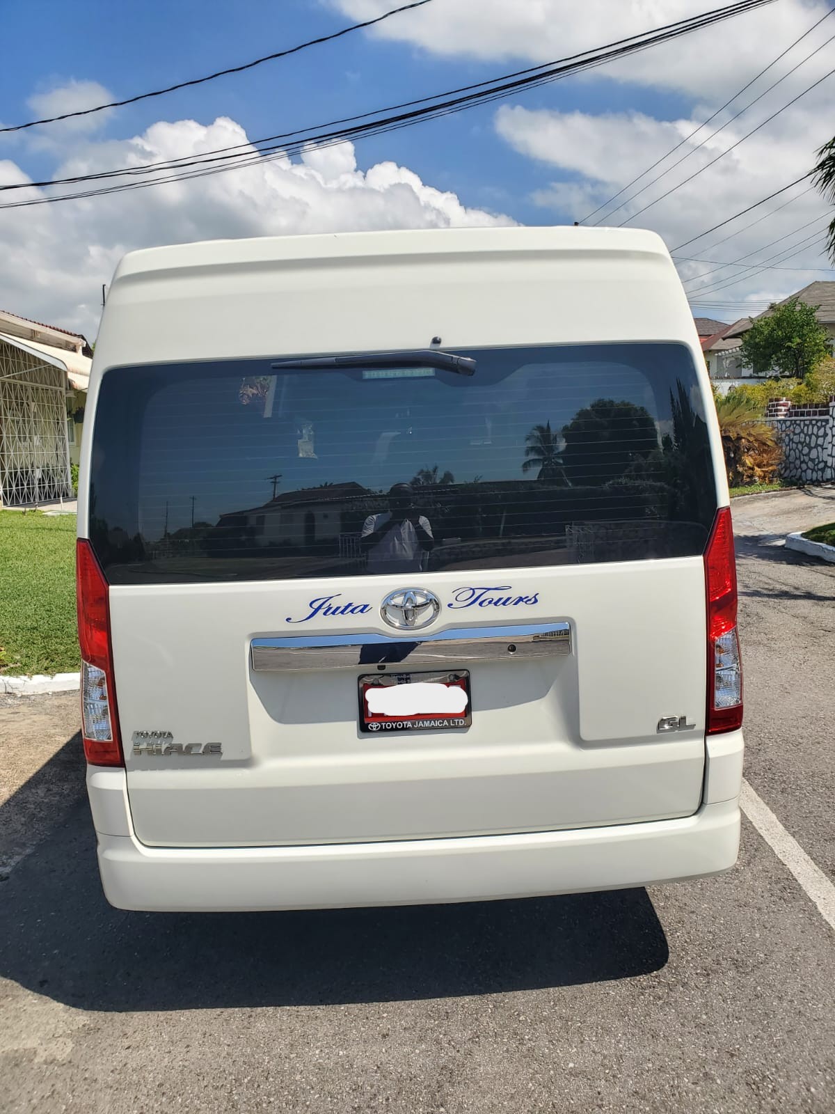 Toyota Hiace full exterior